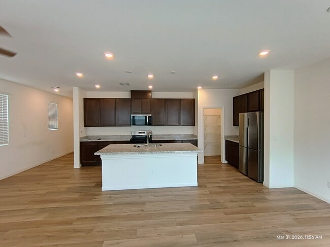 Photo - 9158 Surrey Wood St