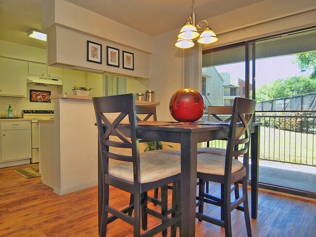 Photo - 114111 Research Blvd Unidad 0113