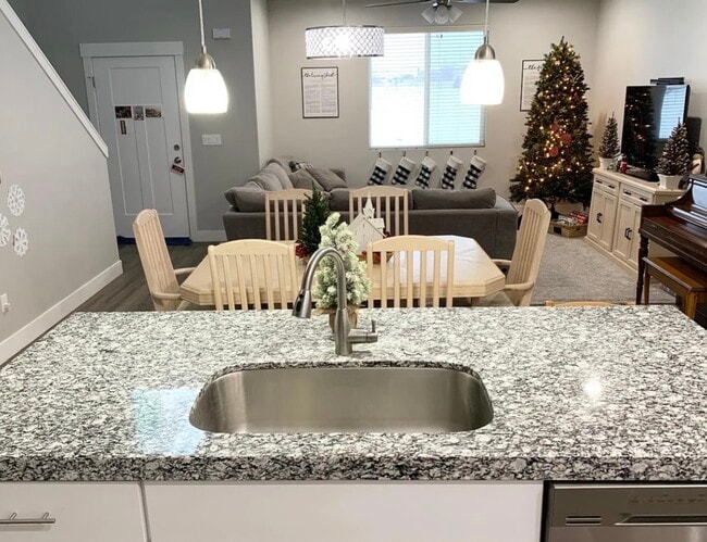 Photo - 1999 E Abbey Way