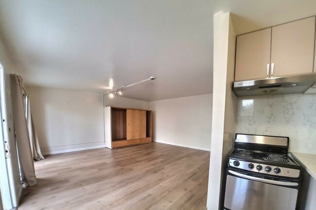 Photo - 1907 Greenwich St