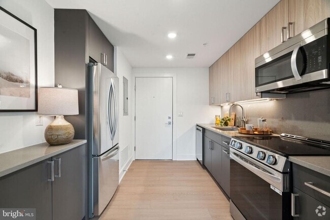 Building Photo - 2000 Dreer St Unit 503 Rental