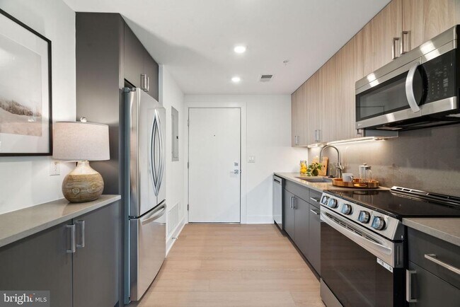Photo - 2000 Dreer St Apartment Unit 503