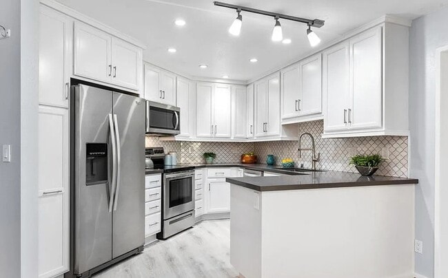 Photo - 2 bed 2 bath 1,033 sqft Unit 4260
