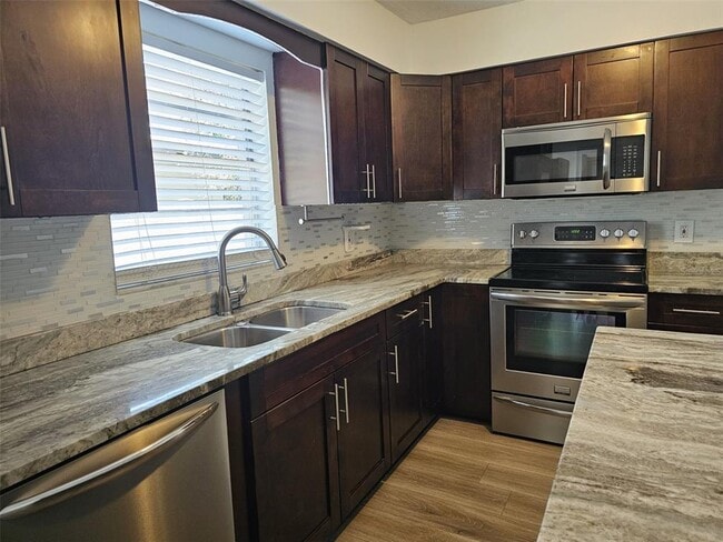 Photo - 3128 W Varn Ave
