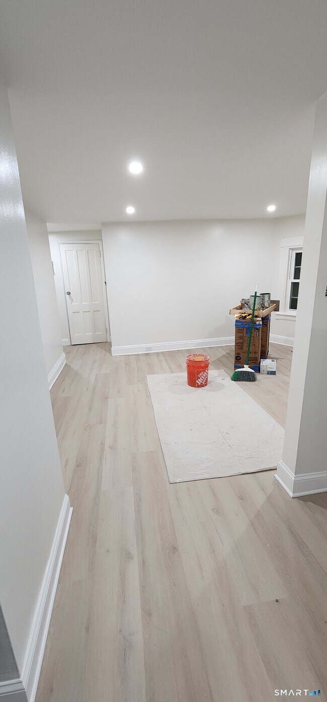 Photo - 1655 Iranistan Ave