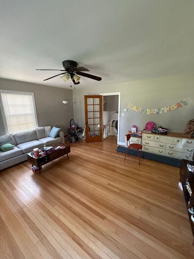 Building Photo - Charming 3-Bedroom Home in Whitefish Bay