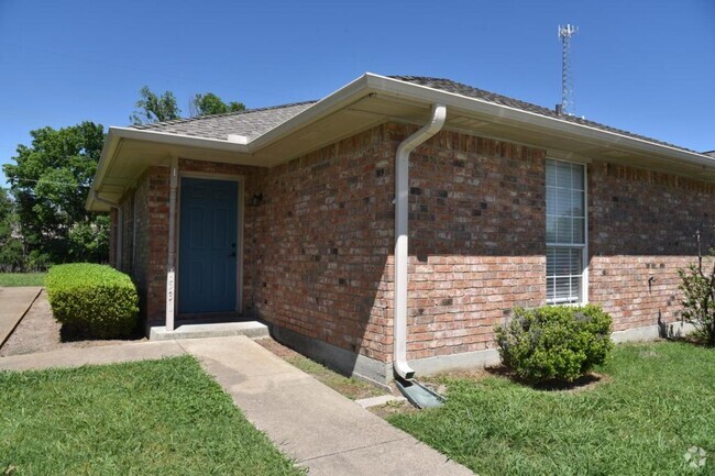 Building Photo - 1530 Northwood Blvd Rental