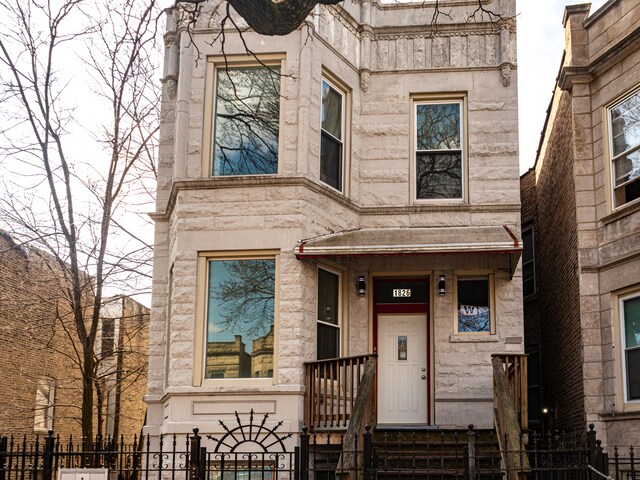 Building Photo - 1826 S Hamlin Ave Unit 1 Rental