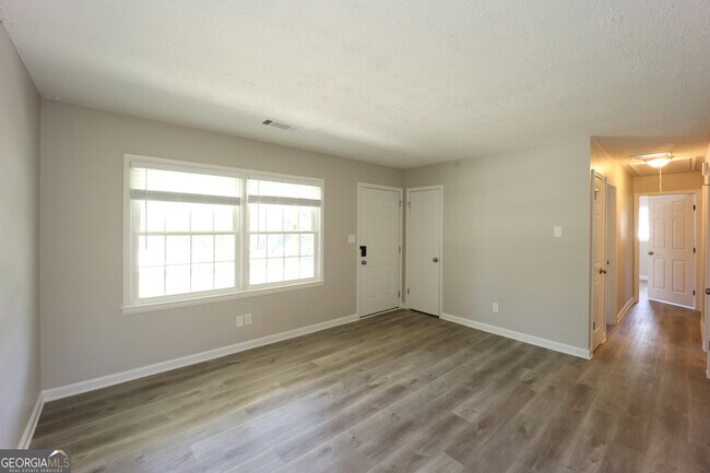 Photo - 8143 Huntington Dr