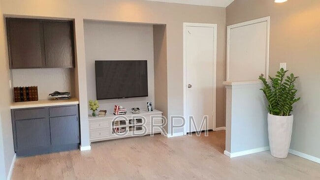 Building Photo - 605 NW 15th St Rental