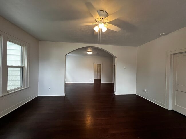 Photo - 202 E 6th St