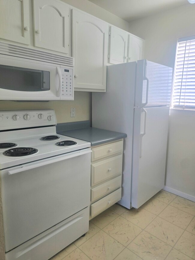 Photo - 3150 Lakeside Dr Unit 303