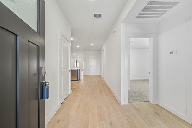 Photo - 4322 Camden Lakes St