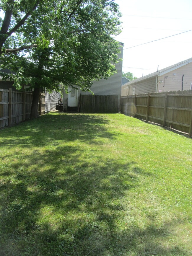535 E Kentucky St Unit 1F