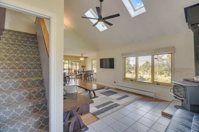 Photo - 465 Springmeadow Way Unit ID1385702P