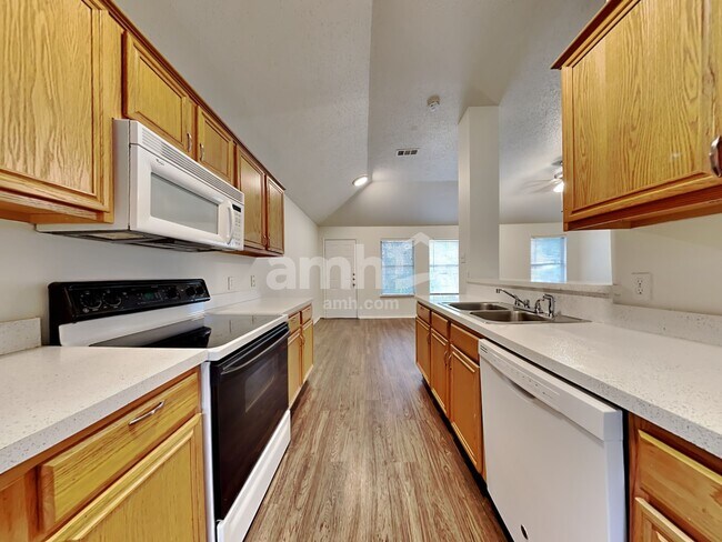 Photo - 302 Tioga Dr