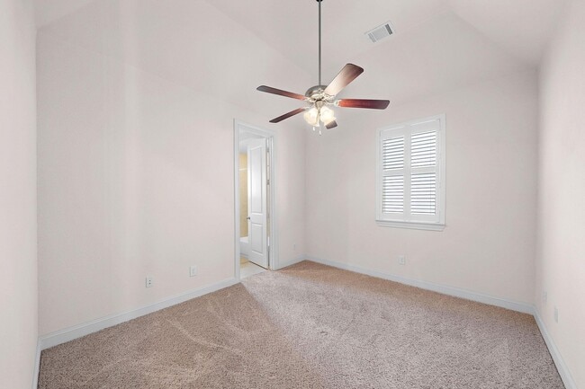 Building Photo - 1048 W 21st St Rental