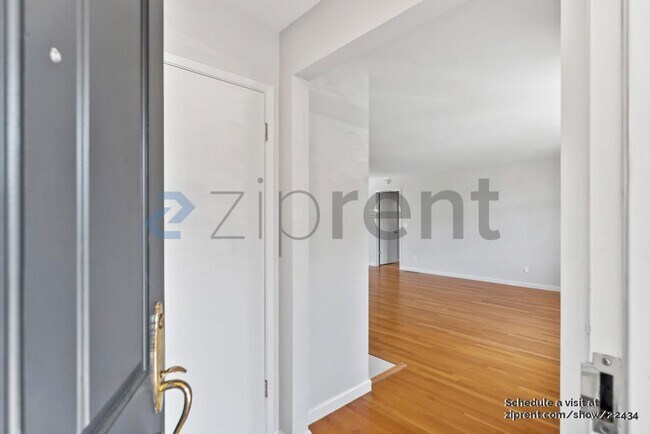 Photo - 4824 Proctor Ave