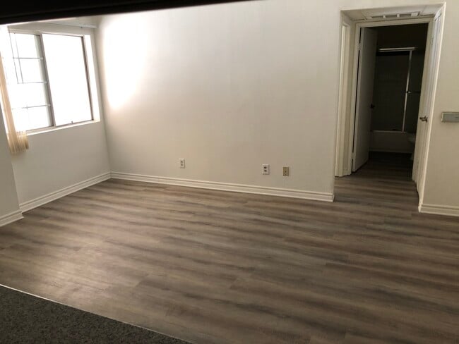 Photo - 1809 Berendo N St