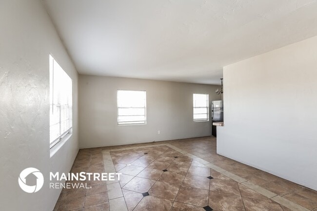 Photo - 3434 E Polk St