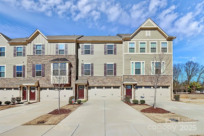 Photo - 104 Helm Ln Townhome