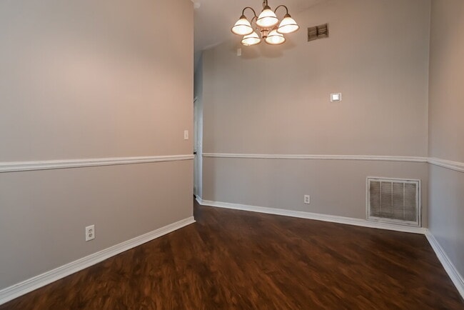 Photo - 11152 Cloverhill Cir W