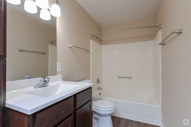 2BR, 1BA - Crosstown of Sun Prairie