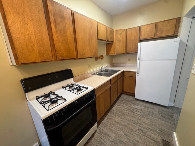 Photo - 1323 S Webster St Unit 2