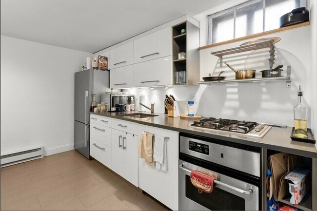 Photo - 16 Dartmouth Pl Unit 1