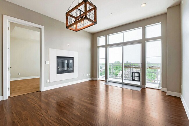 Photo - 2bd/2ba Top Floor Condo in Congress Park- Available NOW! Unit 505