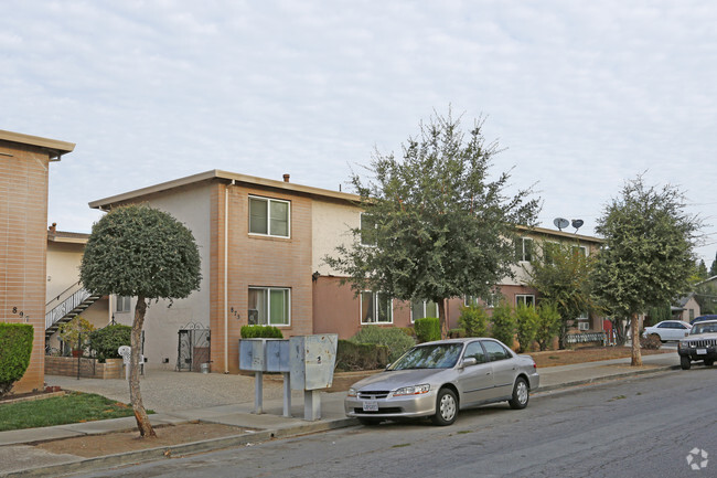 Building Photo - 875 Northrup St Rental