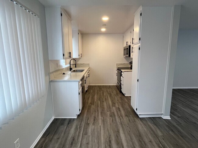 Photo - 6651 Haskell Ave