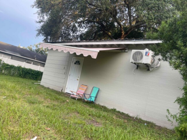 1915 W Kirby St
