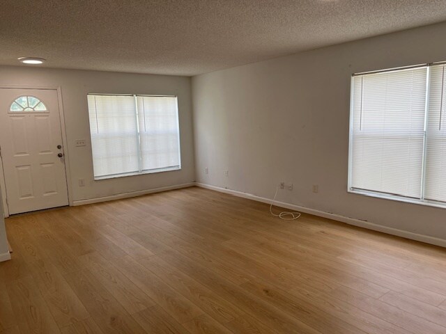 Photo - 1139 Ballyshannon Pkwy