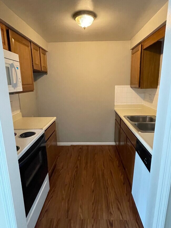 Photo - 5353 Dunmore Dr Unit 5353