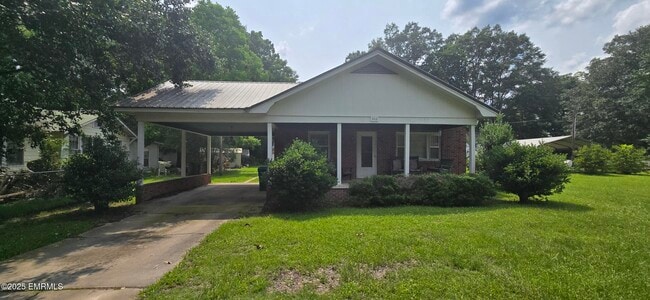 Photo - 302 River Rd House
