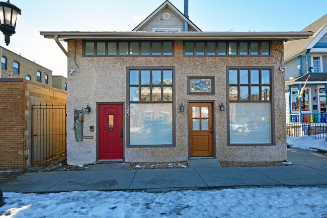 Building Photo - 814 Grand Ave Unit Commercial Storefront