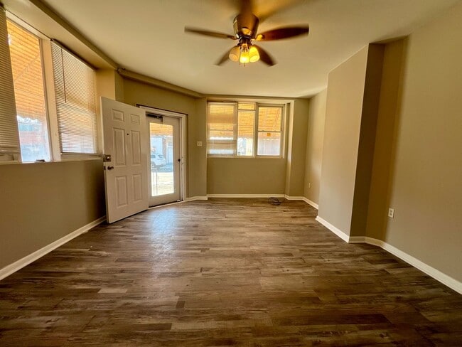 Photo - 2419 S 62nd St Unidad 1