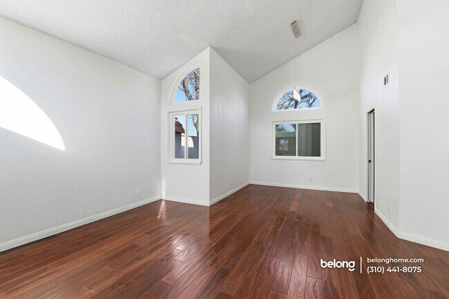 Photo - 44648 17th St E