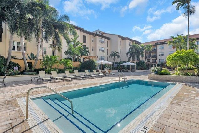 Swimming Pool - 200 4th Ave S Unit 227