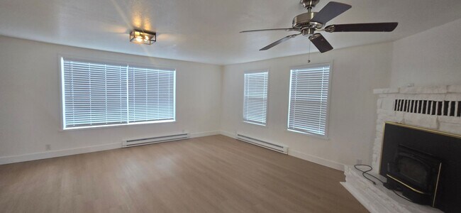 Photo - 714 Georgiana St Unit A