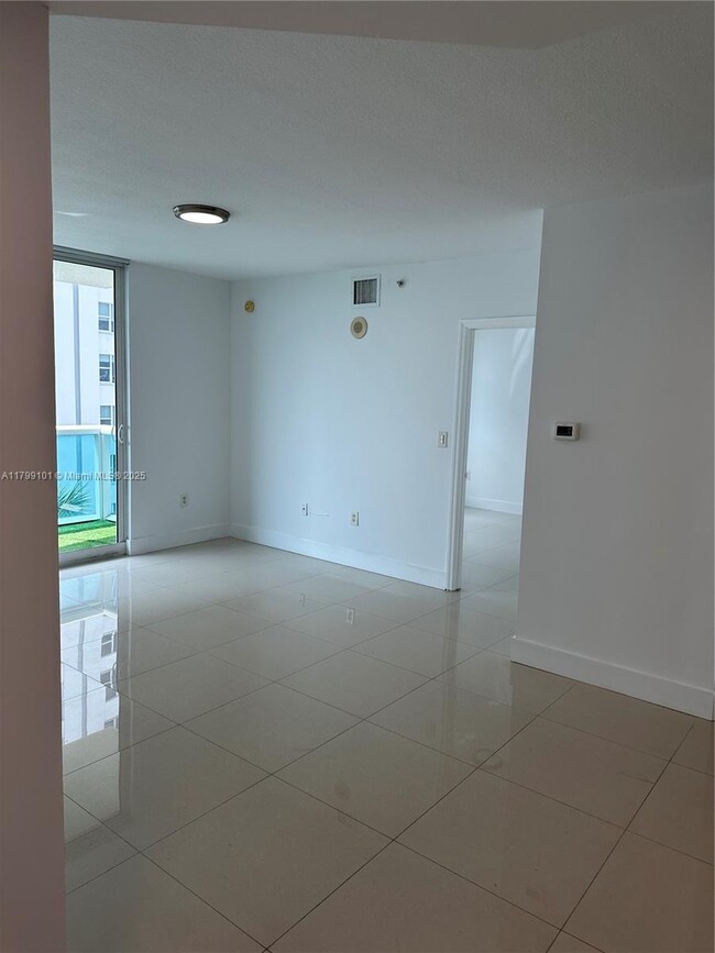Photo - 9201 Collins Ave Unit 524