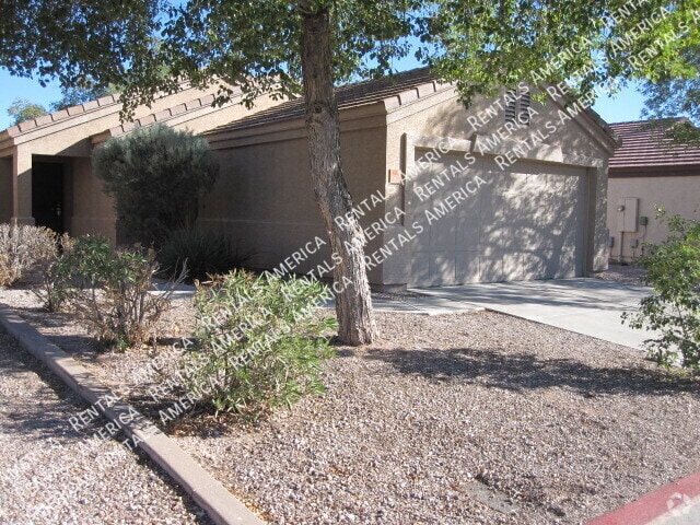 Building Photo - 427 S Sabrina Rental