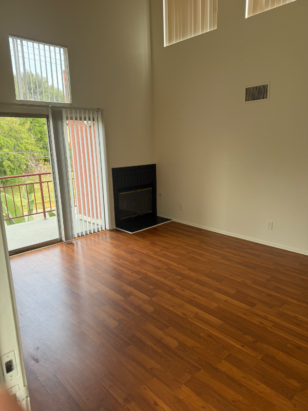 Photo - 6825 Haskell Ave Apartamento Unidad 311