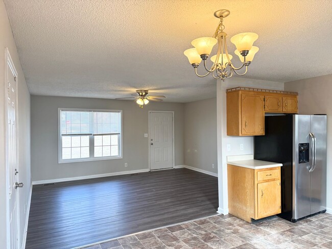 Photo - Beautiful Home close to Ft Campbell and Shopping!