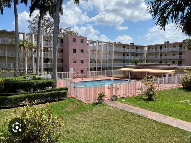 Building Photo - 2800 NW 56th Ave Unit H403