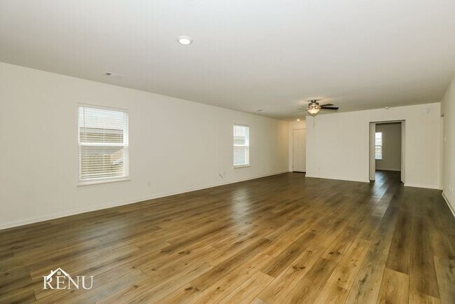 Photo - 332 Sunnymeade Ln
