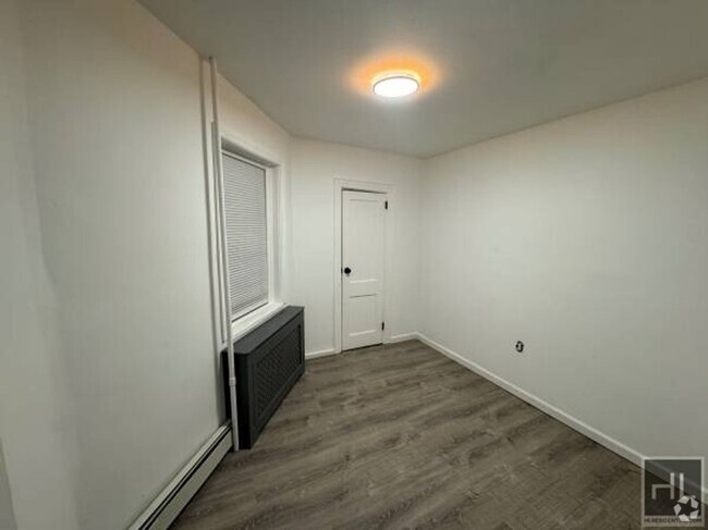 Building Photo - Edwards Pl, Yonkers Unit 1 Rental