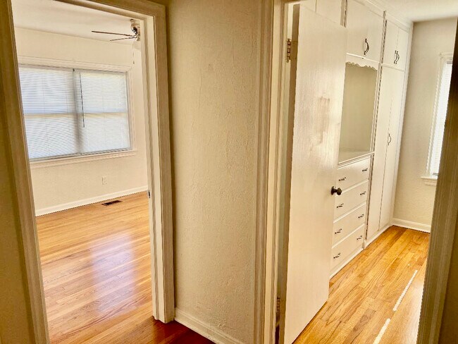 Photo - 604 N Kentucky Ave