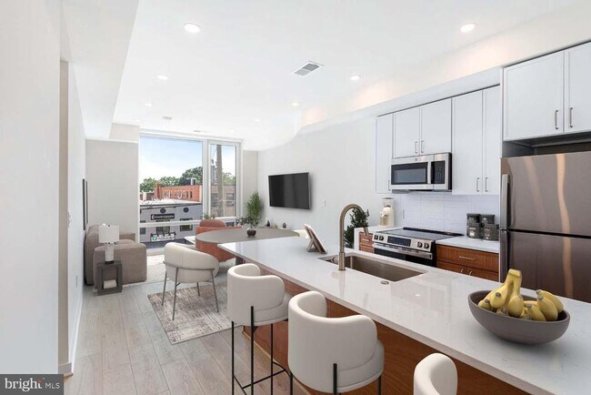 Building Photo - 501 Kennedy St NW Unit 301 Rental